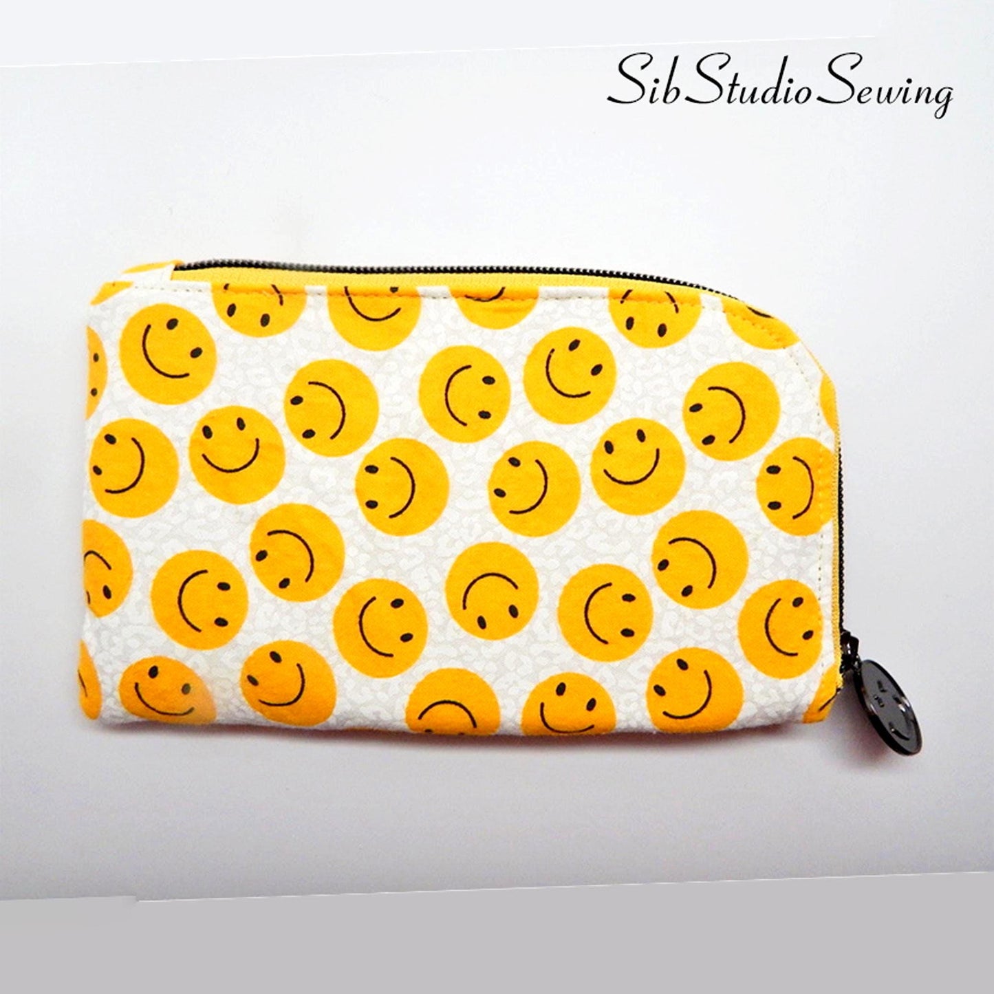 Happy Face Eyeglasses Case: Multipurpose Padded Pouch, 7.4 x 4.5, Padded, Zipper Opening